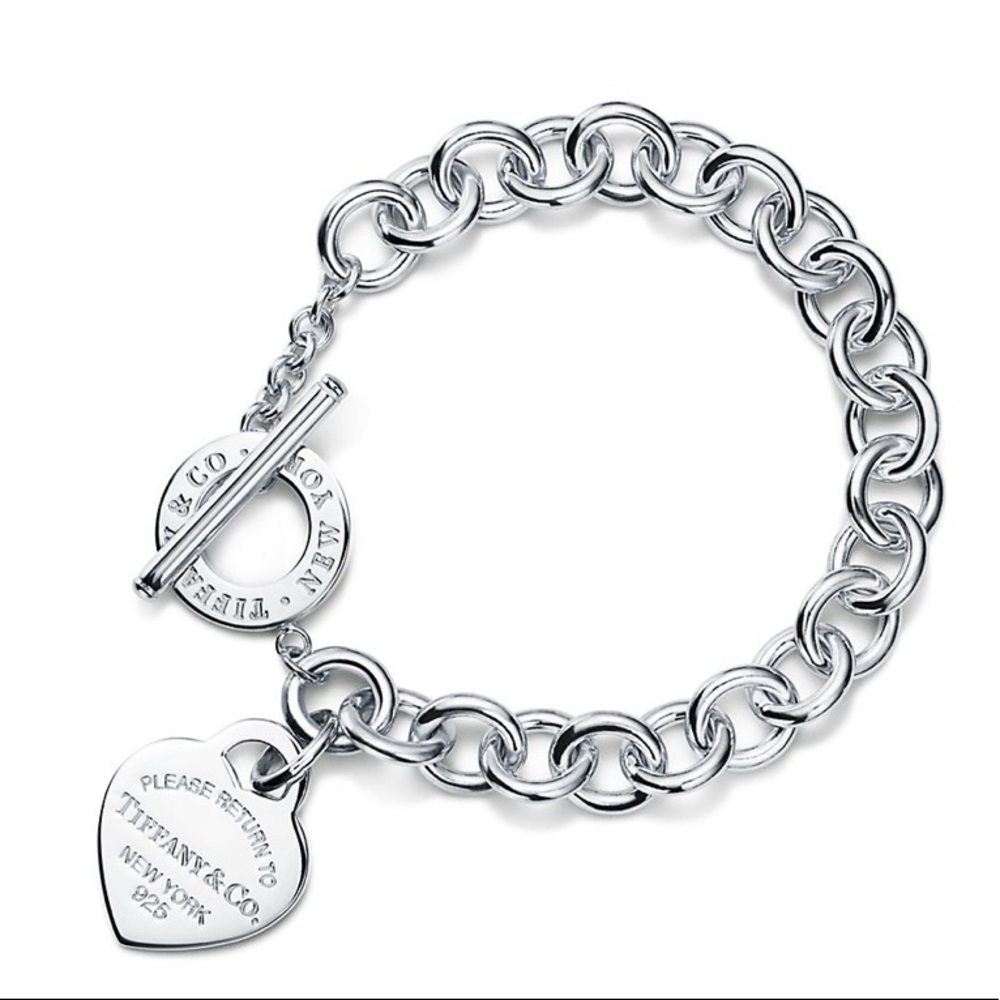 Return to Tiffany®
Heart Tag Toggle Bracelet in Silver